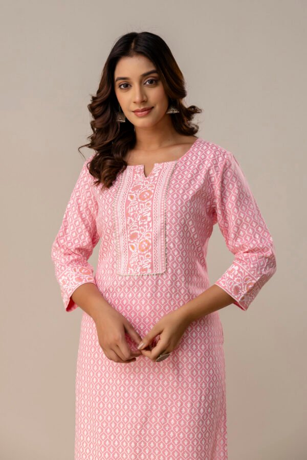 Zohra Kurti – Delicate Baby Pink Chikankari Straight-Cut Kurta with Floral