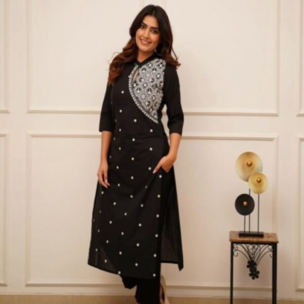Zohra Kurti – Chic Black Embroidered Kurti Set with Contemporary Detailing