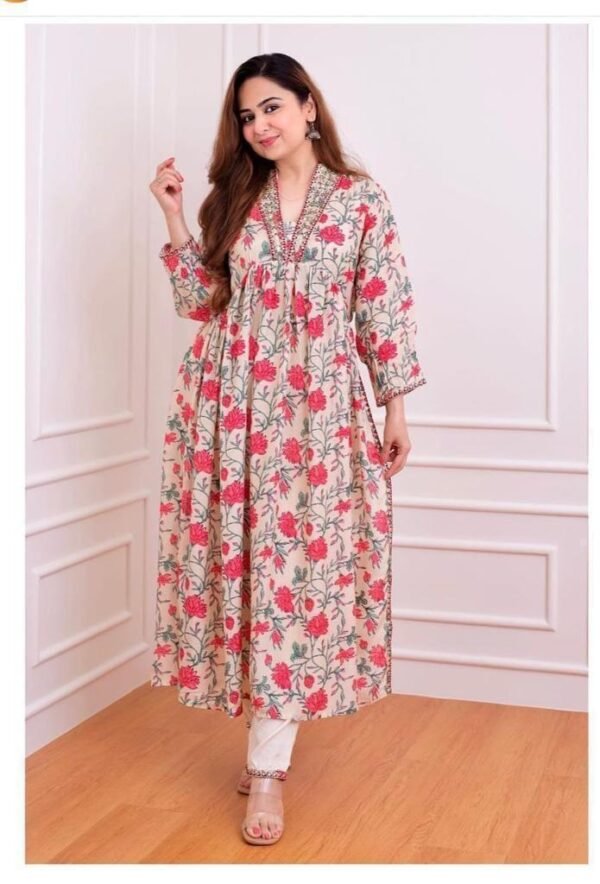 Zohra Kurti – Graceful Cream Chikankari Anarkali Kurti Set with Floral Detailing